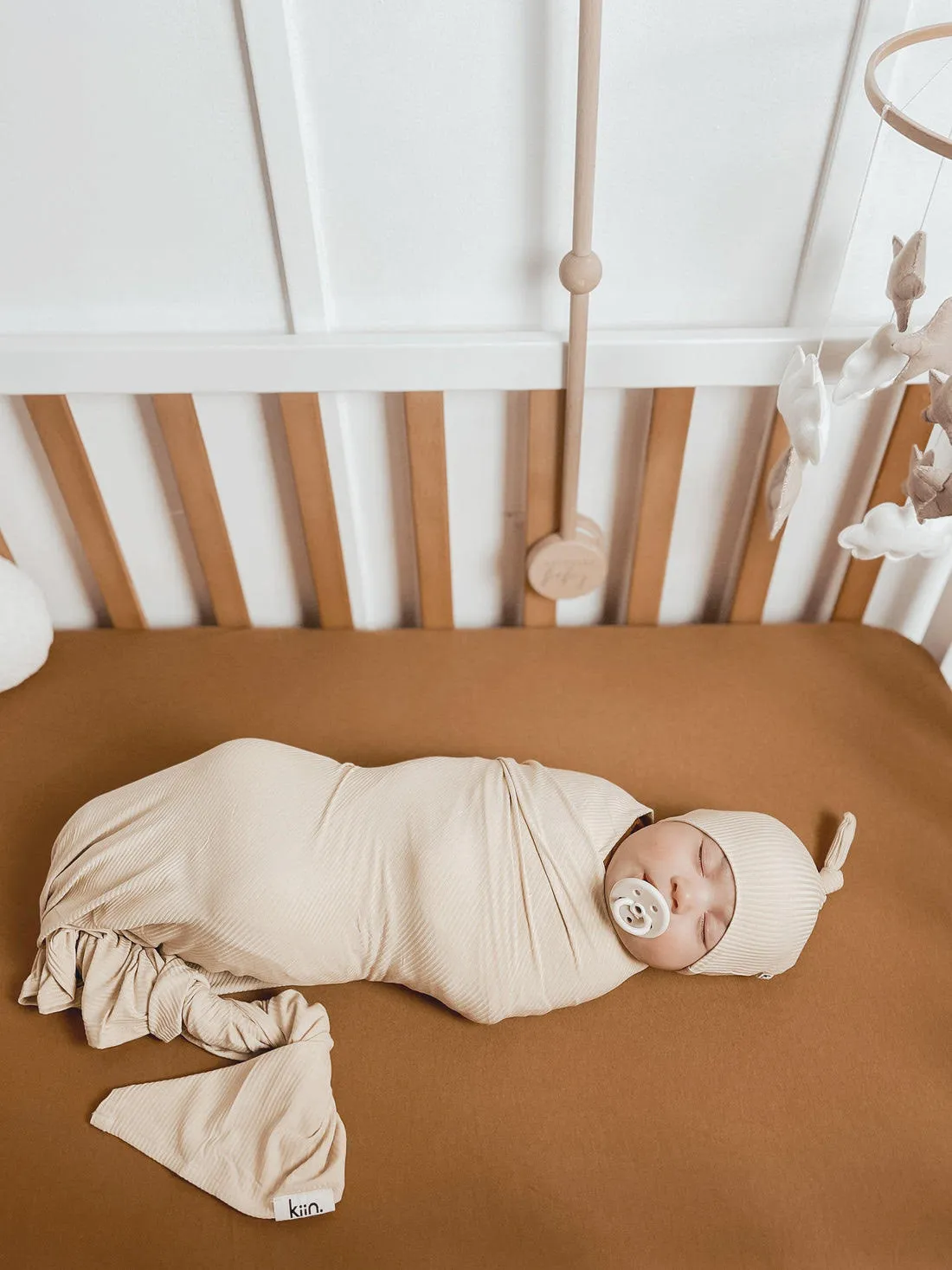 Bamboo Stretch Swaddle - Caramel (plus accessories)