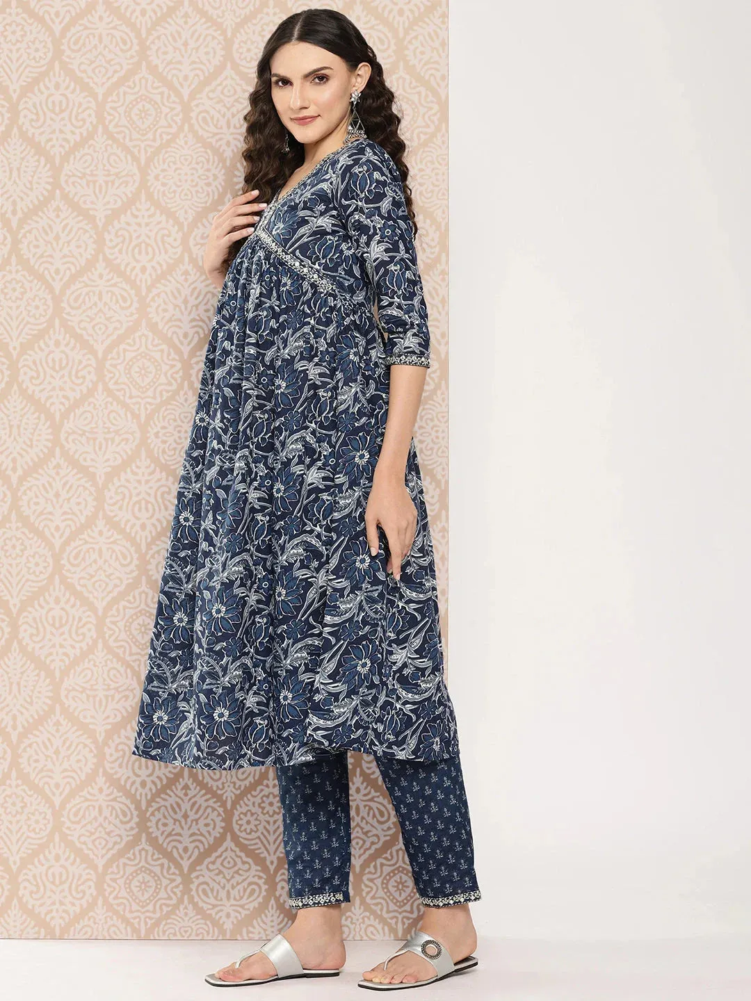 Blue Women Floral Embroidered Regular Pure Cotton Kurta With Trousers & With Dupatta