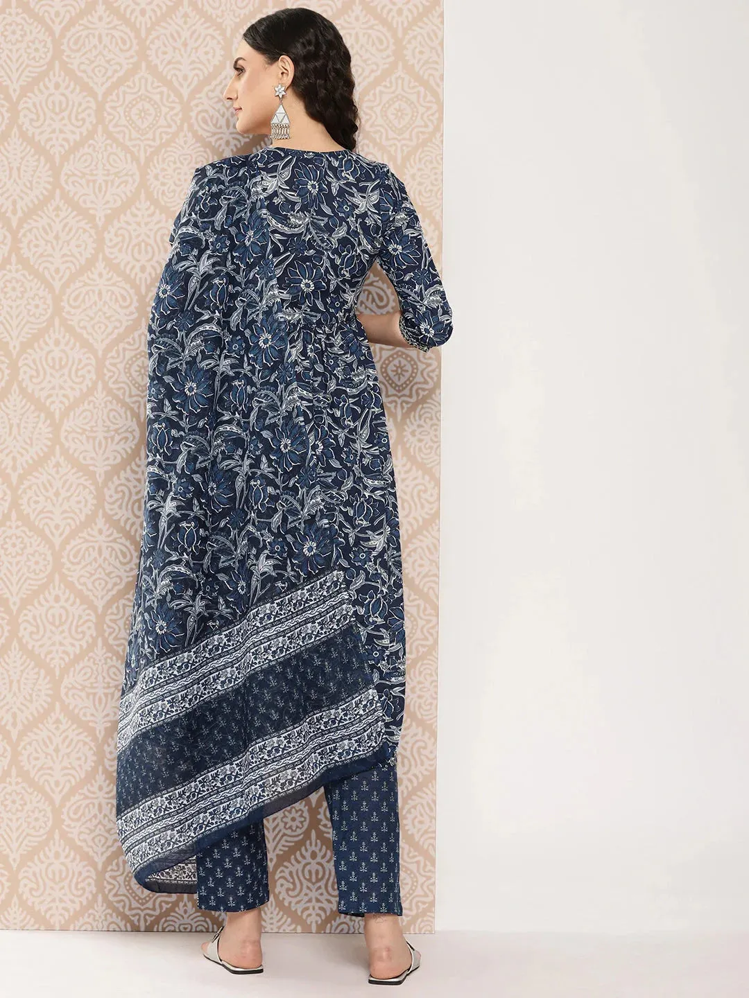 Blue Women Floral Embroidered Regular Pure Cotton Kurta With Trousers & With Dupatta