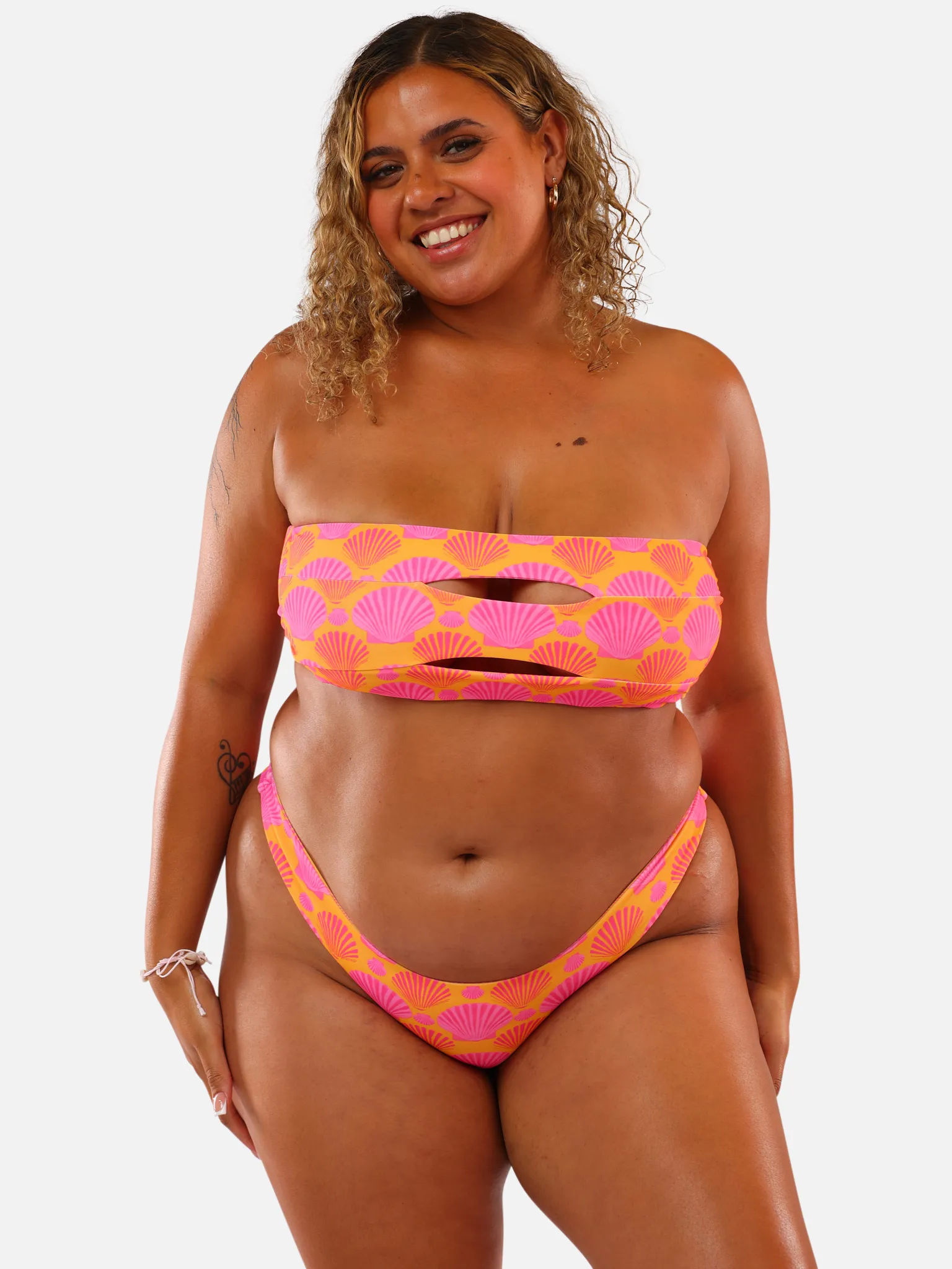 BOMBSHELL RUNCH BTM