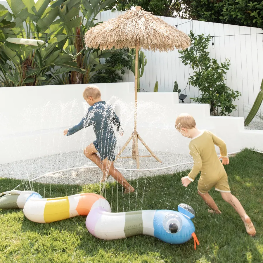 Sunnylife inflatables Sprinkler Into The Wild  S41ISSNK