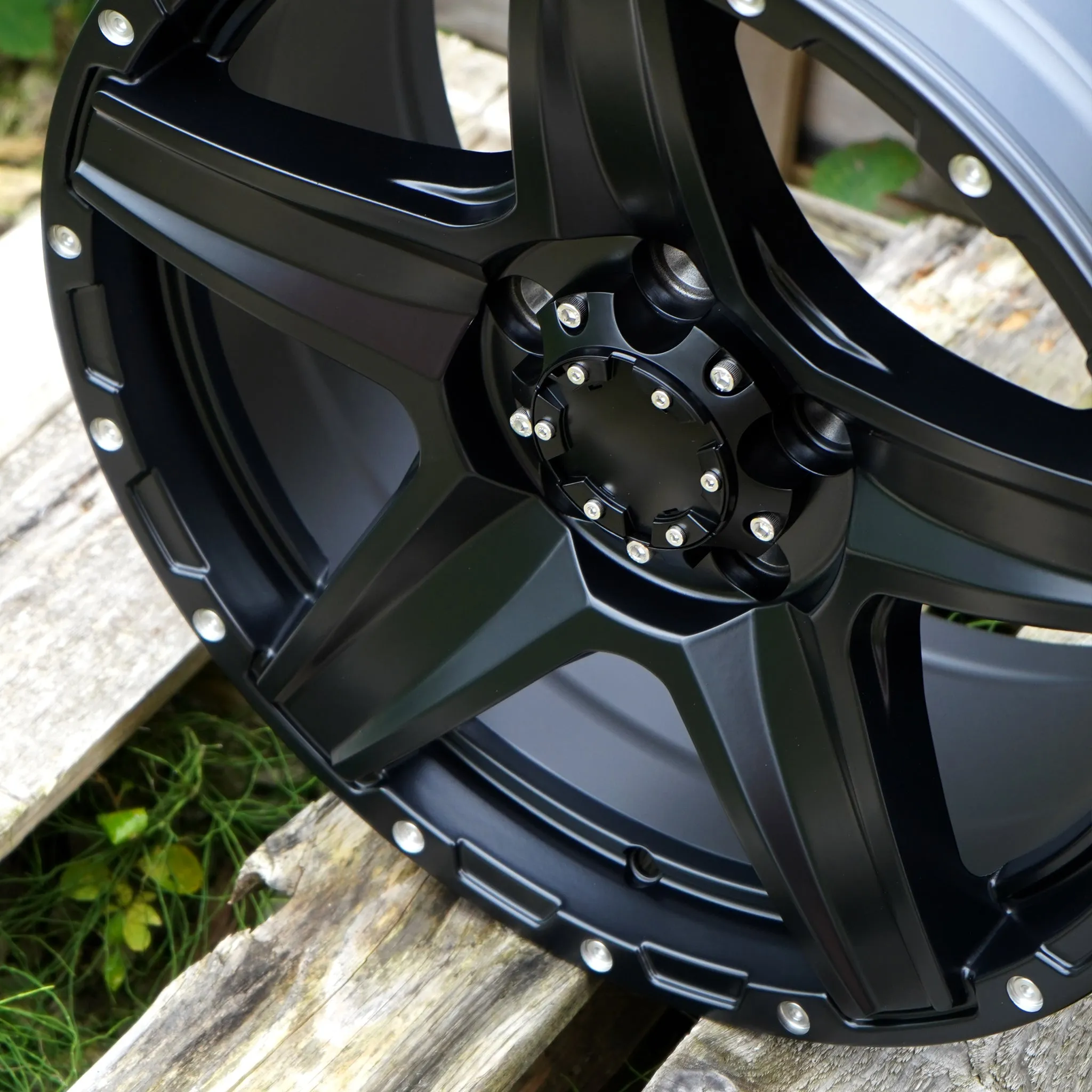 Tomahawk Apache 17" Wheel Package for Volkswagen Transporter T6 (2015 )